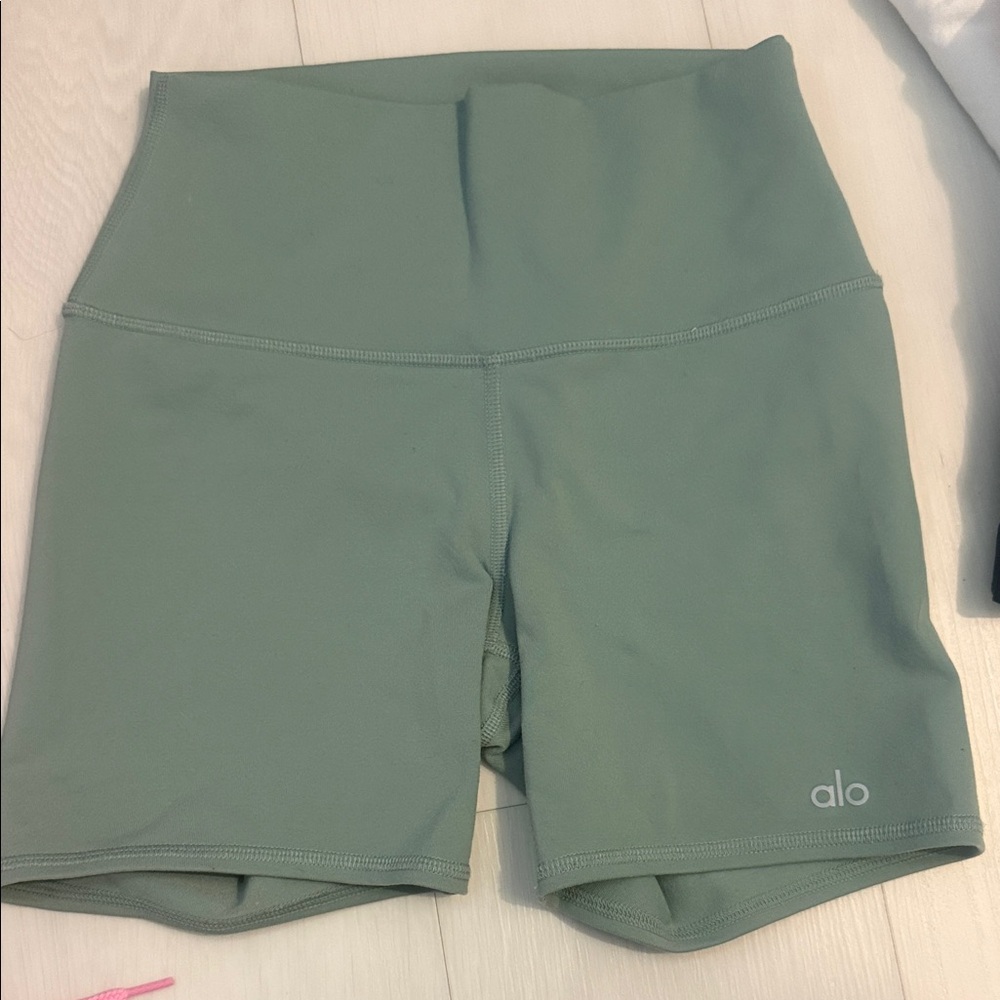 ALO Yoga Women's Sage Bike Shorts